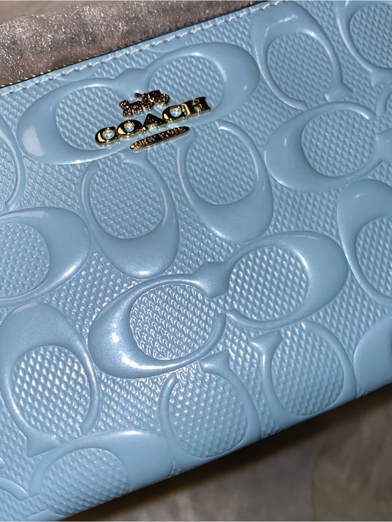 Coach Handbags - Coach leather Corner Zip Wristlet In Signature Leather New